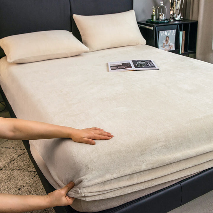 Contemporary Velvet Fitted Sheet With Plush Texture