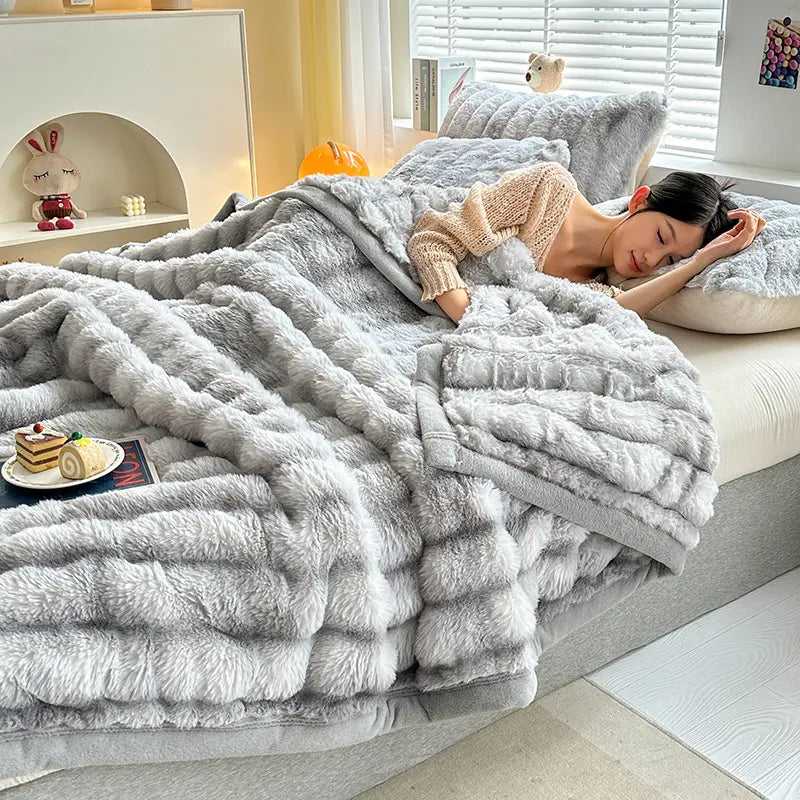Modern Faux Fur Throw Blanket with Plush Texture