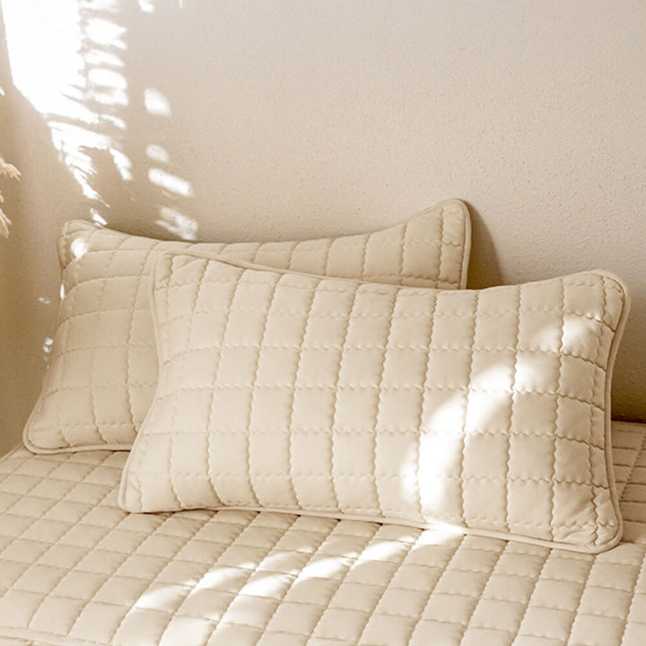 Waterproof Quilted Fitted Sheet With Elasticized Edges
