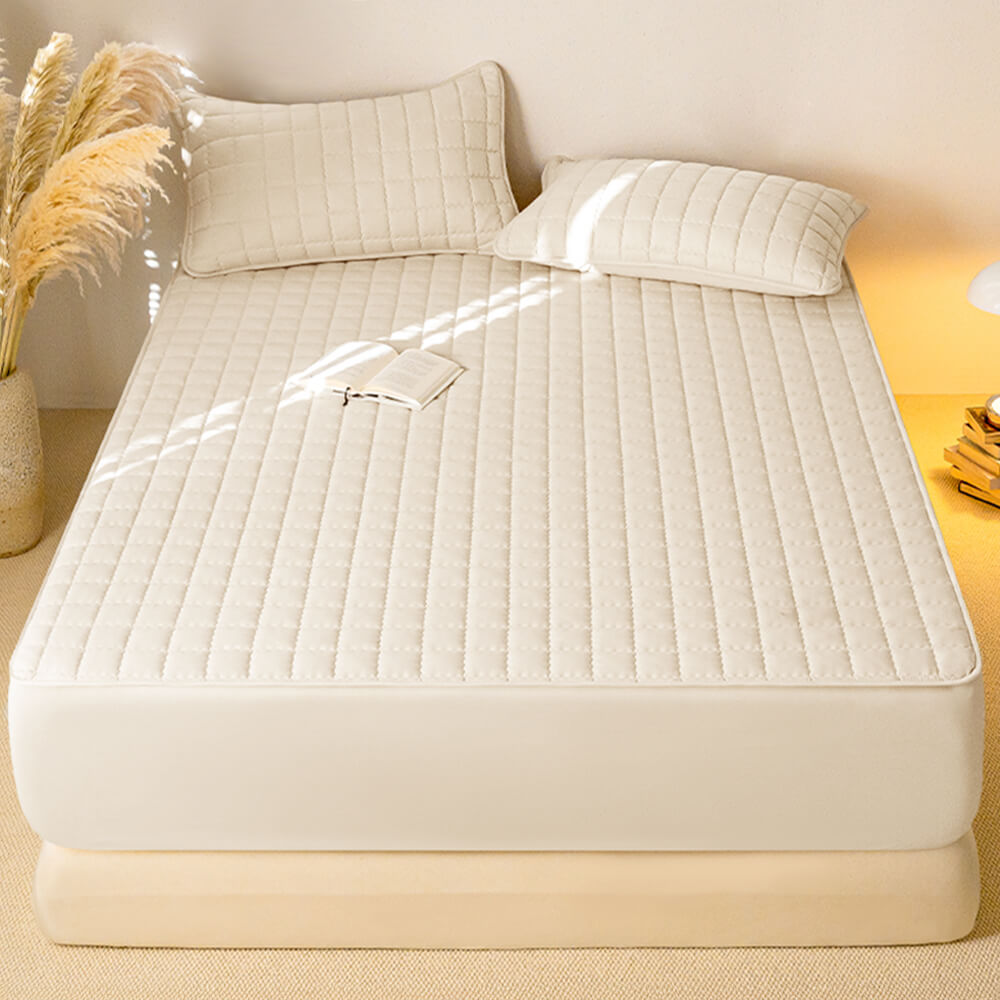 Waterproof Quilted Fitted Sheet With Elasticized Edges