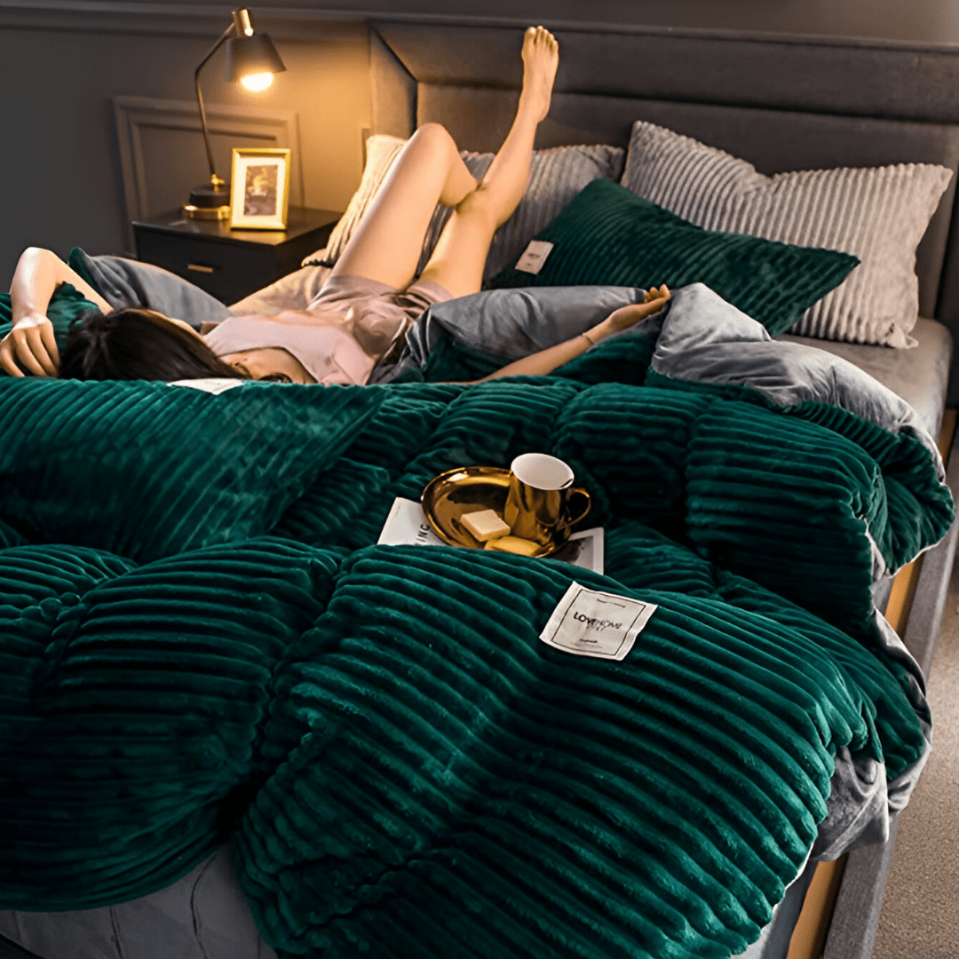 Contemporary Plush Comforter With Ribbed Texture