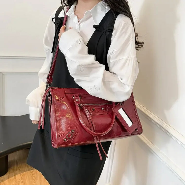 Riley Urban Shoulder Bag | Zip-Detail Moto City Bag