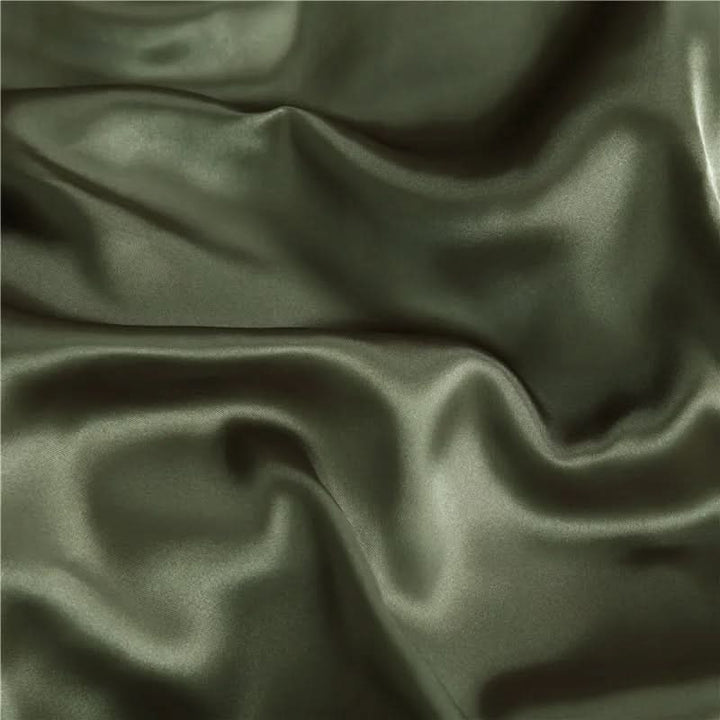Luxurious Silk Bedding Set With Glossy Finish