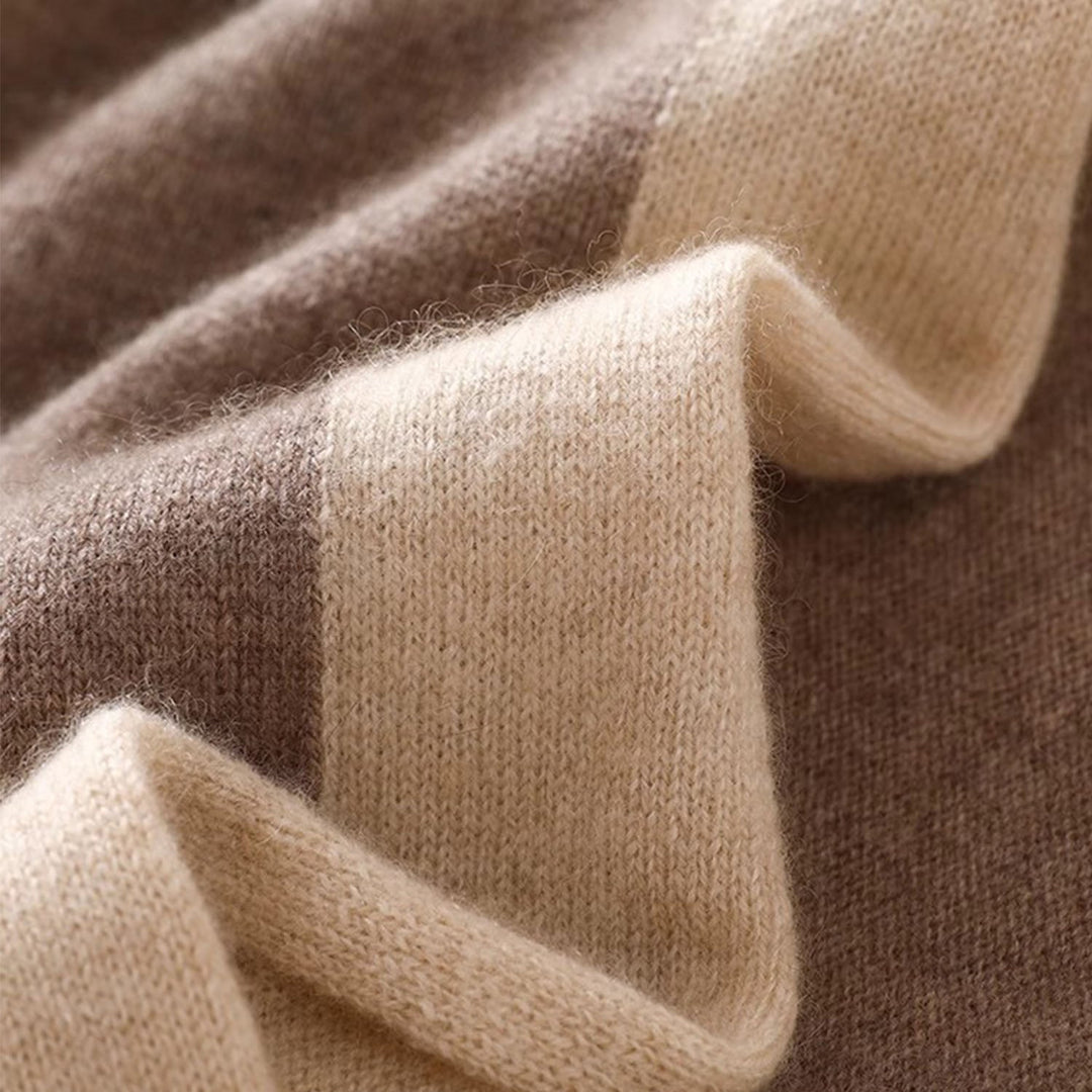 Helen Shawl | Triangle Contrast-Edge Shawl