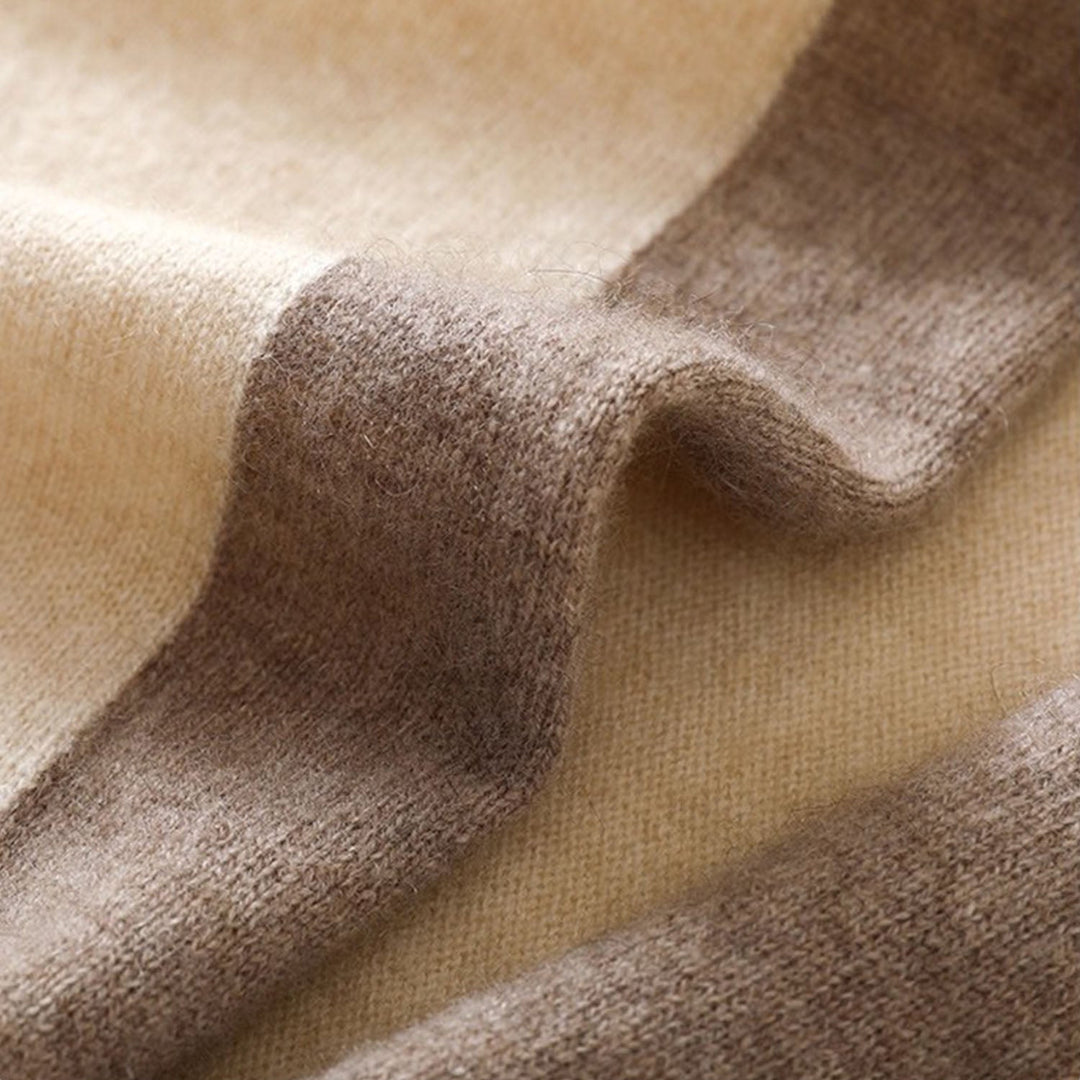 Helen Shawl | Triangle Contrast-Edge Shawl