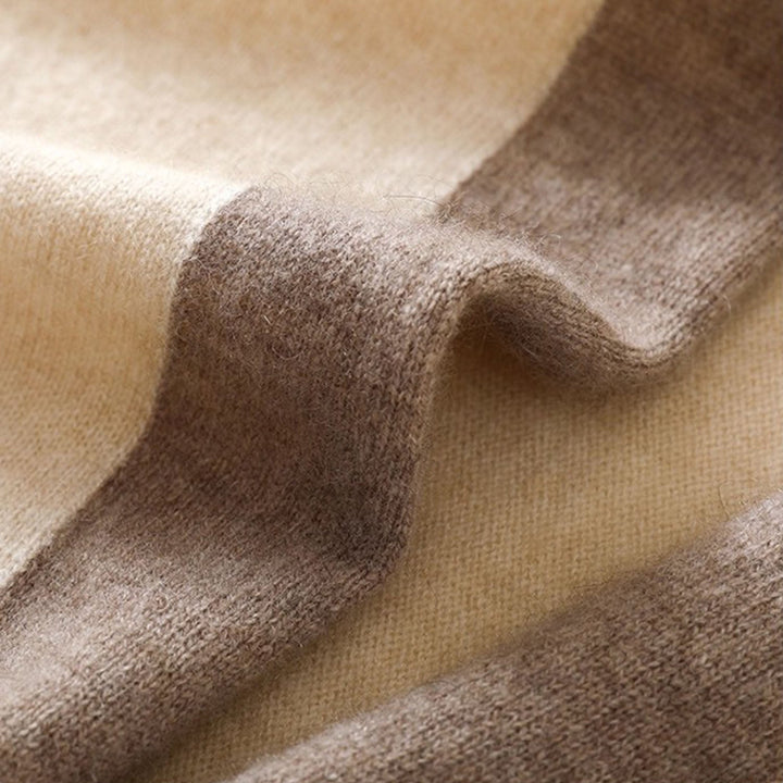 Helen Shawl | Triangle Contrast-Edge Shawl