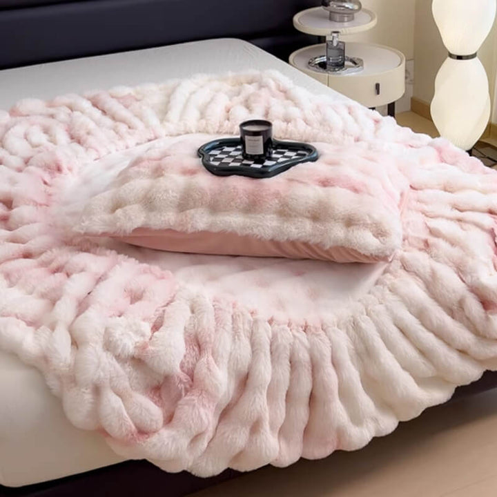 Luxurious Faux Fur Plush Fitted Sheet With Quilted Pattern